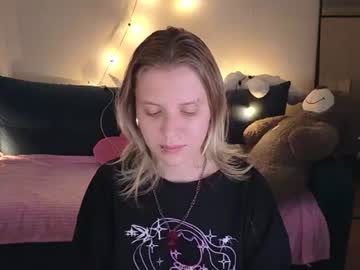 viki_charm