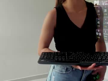 mia_adams66