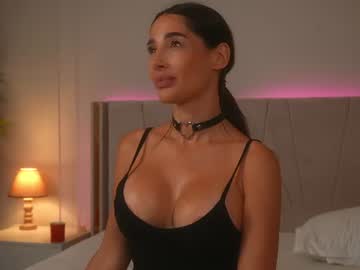 myriamfox_