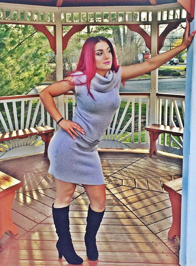 Big tits MILFS Selling Their Bombshell Bras — 58