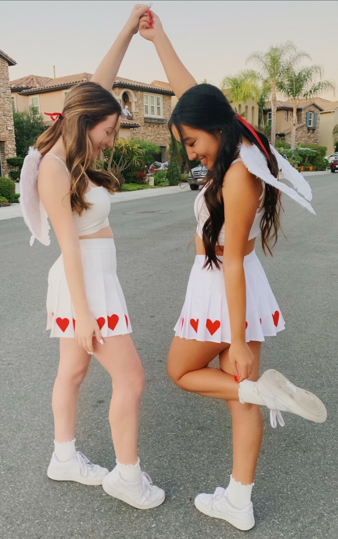 Teens holding hands — 50
