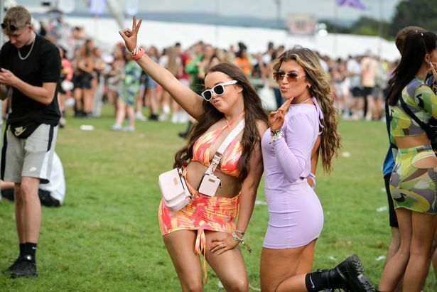 Parklife slags make my tiny dick hard — 21
