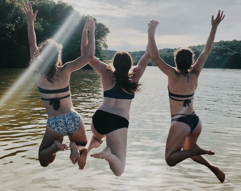 Teens holding hands — 20