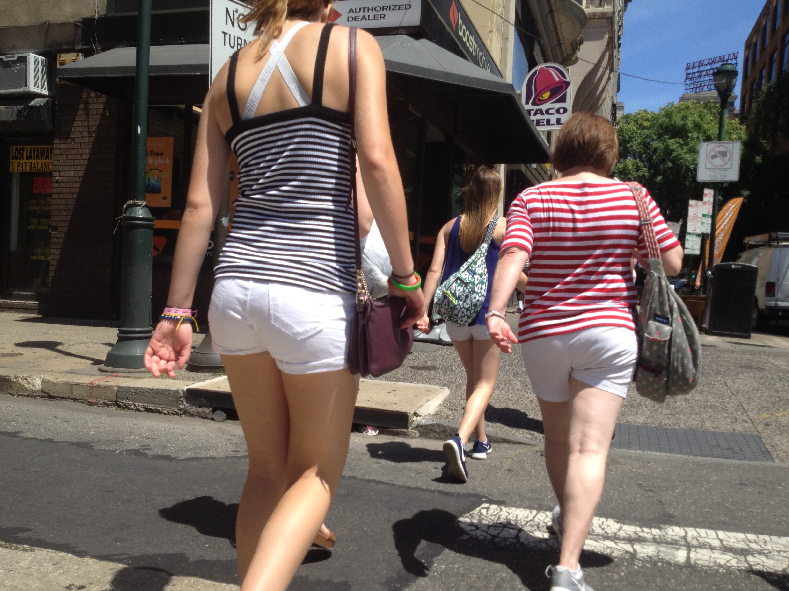 Candid Teen VPL in the City — 6